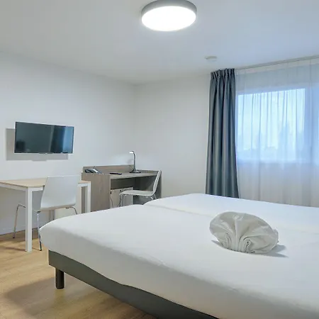 Adagio Access Sur Marne Appart hôtel 3*